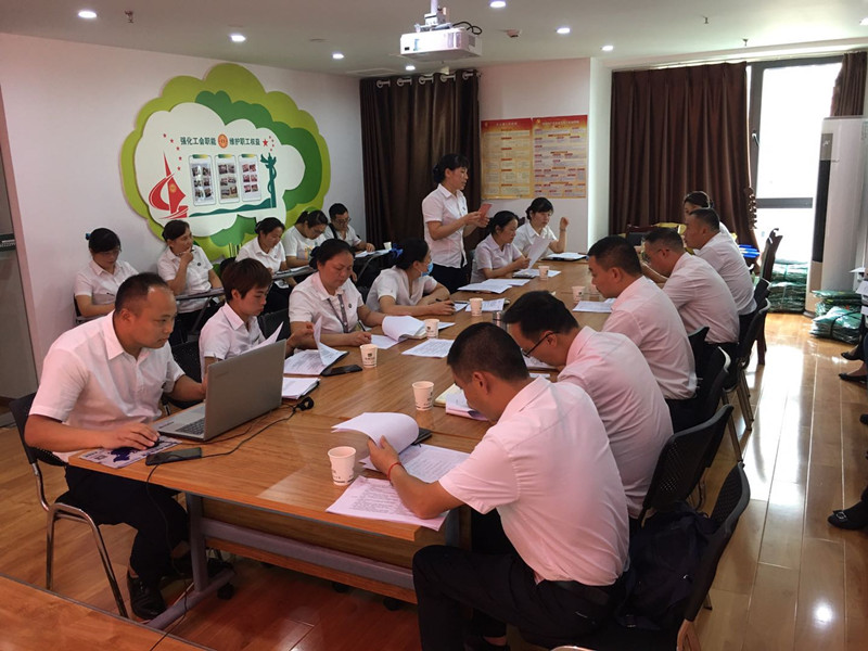 抗洪搶險(xiǎn)，我們爭(zhēng)分奪秒！